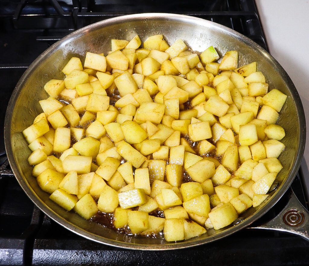 oatmeal with caramelized apples