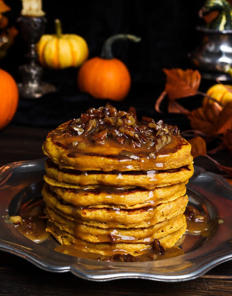 pumpkin praline pancakes, pumpkin pancakes with caramel pecan sauce, fall pancake recipe