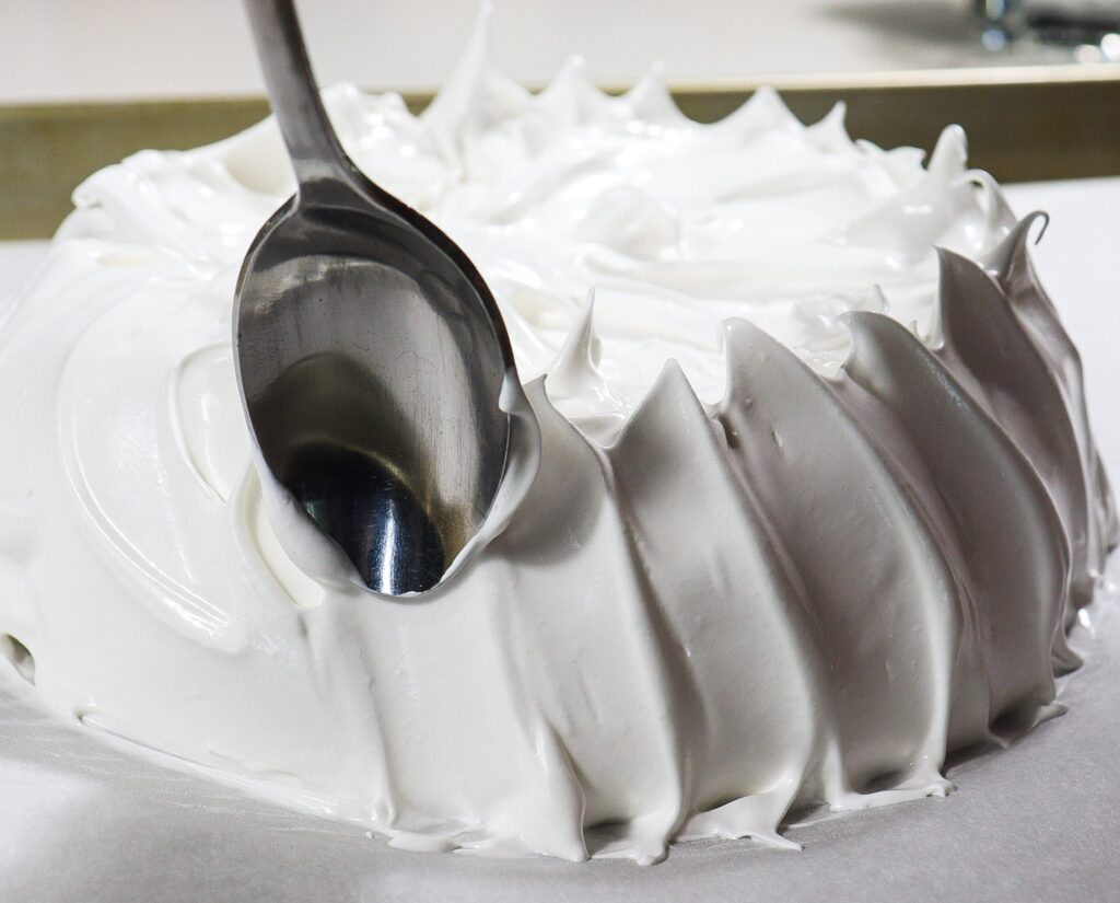 mulled pear pavlova
