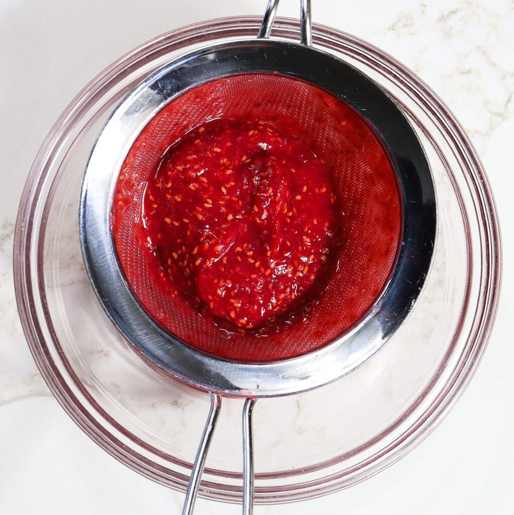 almond and raspberry cake